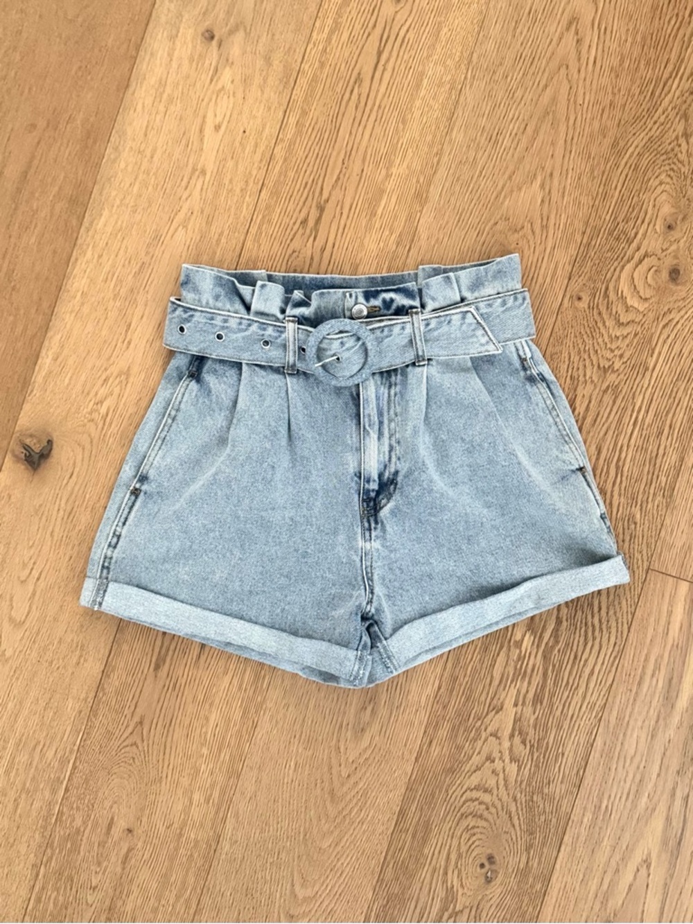 High Waist Paperbag Denim Mom Shorts with Belt - Forever 21, Size M, Grunge